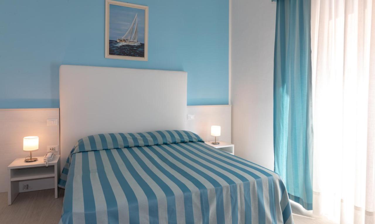Hotel Paolina Лидо ди Йезоло Екстериор снимка