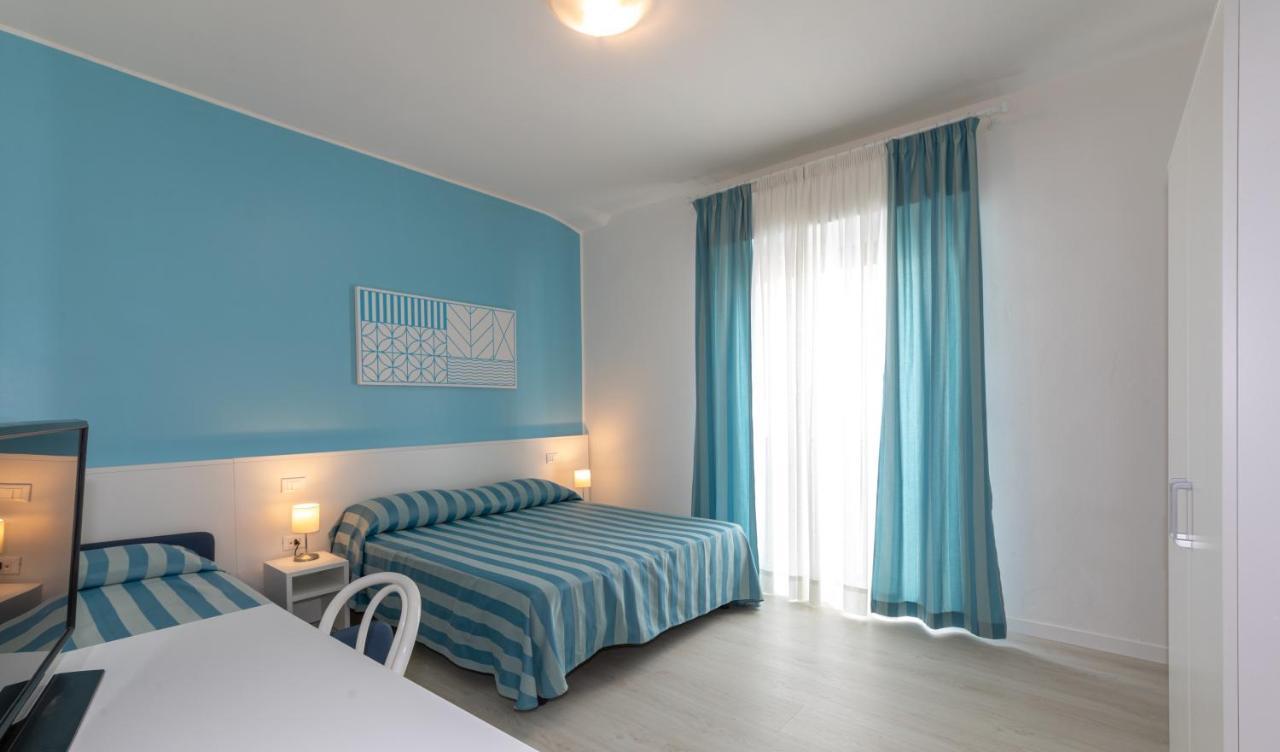 Hotel Paolina Лидо ди Йезоло Екстериор снимка