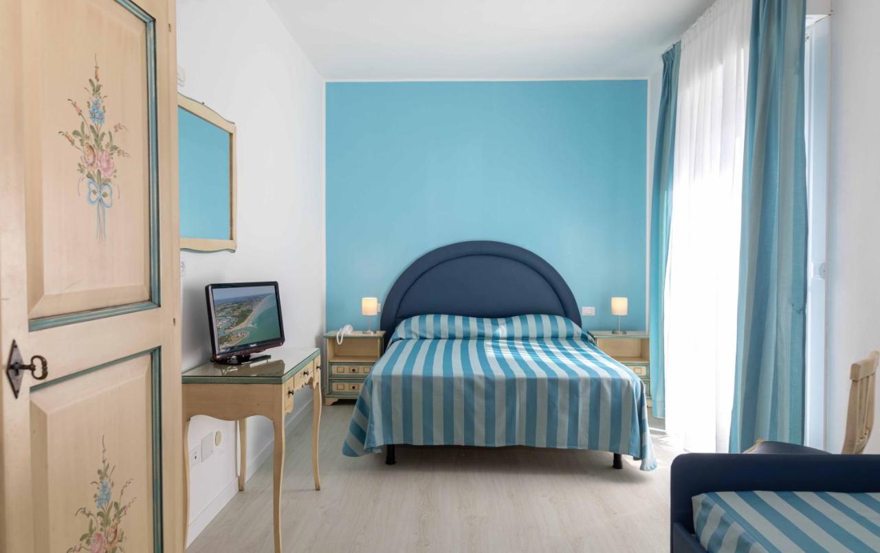 Hotel Paolina Лидо ди Йезоло Екстериор снимка