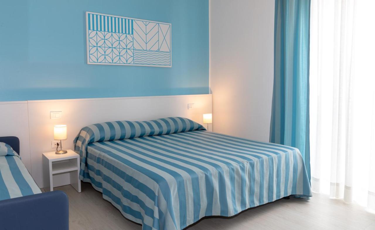 Hotel Paolina Лидо ди Йезоло Екстериор снимка